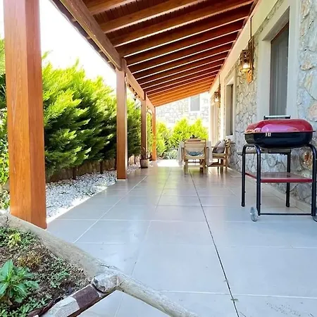 Tam Muestakil, Bahceli, Doga Manzarali, Villa, 3 1 Salon 빌라 *