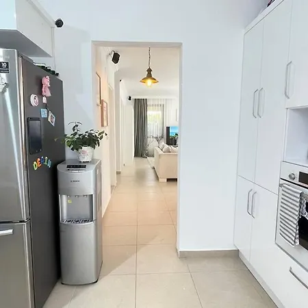 빌라 Tam Muestakil, Bahceli, Doga Manzarali, Villa, 3 1 Salon *