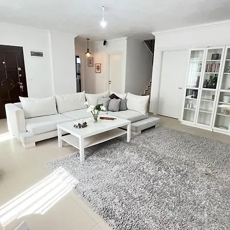 Tam Muestakil, Bahceli, Doga Manzarali, Villa, 3 1 Salon Kızlanköy
