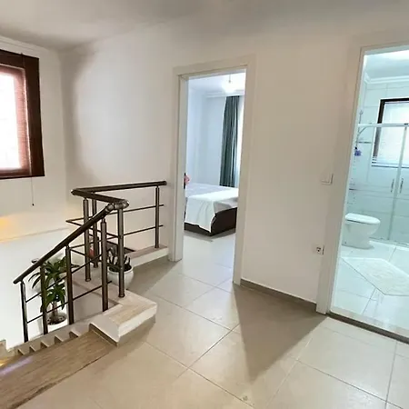 Tam Muestakil, Bahceli, Doga Manzarali, Villa, 3 1 Salon 빌라