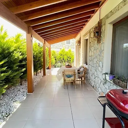 Tam Muestakil, Bahceli, Doga Manzarali, Villa, 3 1 Salon 빌라 *