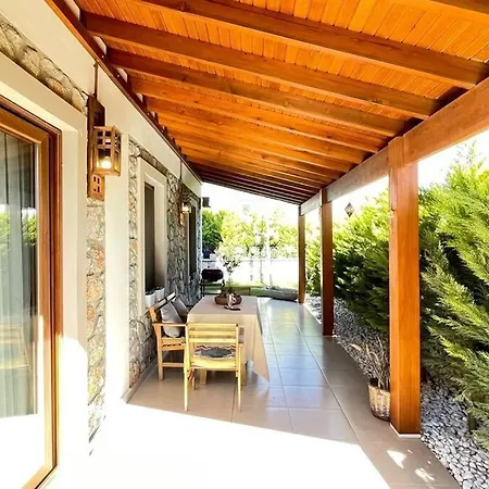 Tam Muestakil, Bahceli, Doga Manzarali, Villa, 3 1 Salon 빌라 *